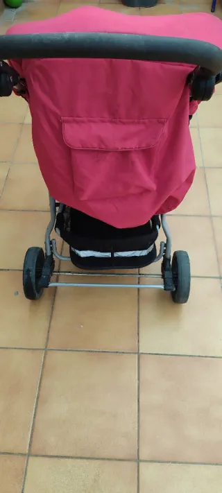 Carro de paseo Asalvo negro y rojo