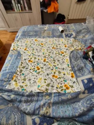 T-shirt donna fantasia floreale bianca