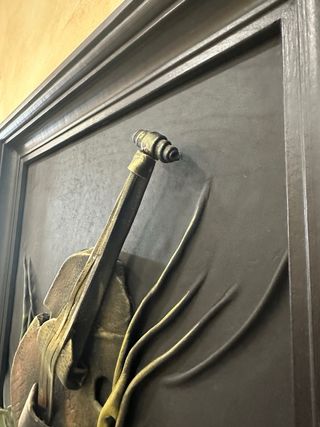 Pareja de cuadros años 70 “CUERO REPUJADO” (leer)