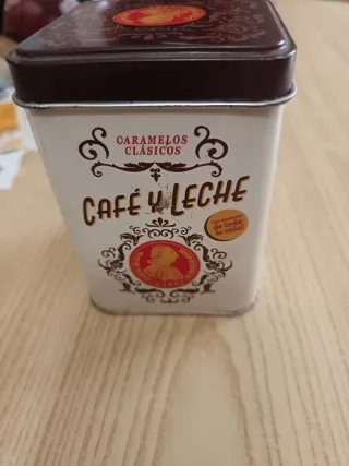 Caja de latón Carlos III Osborne