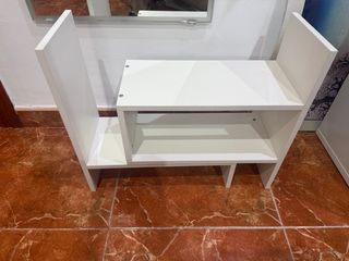 Mini estantería blanca de madera