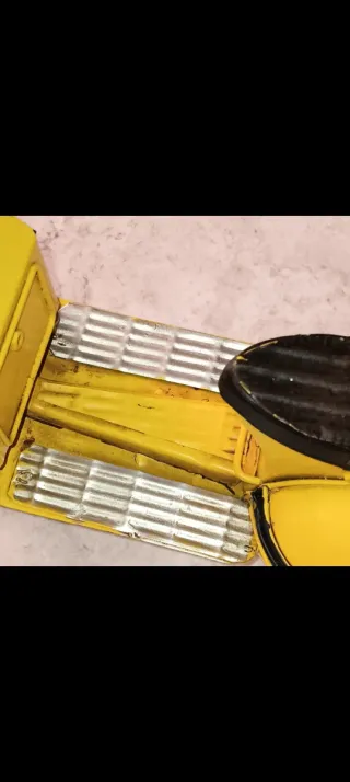 Miniatura Vespa Amarilla Realista 27cm