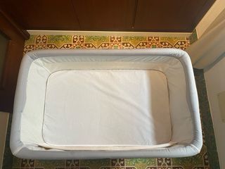 Cuna colecho Chicco Next2me Gris. Muy buen estado.