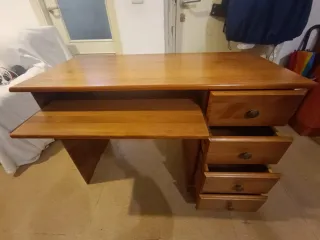 Escritorio de madera de Cedro