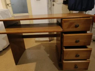 Escritorio de madera de Cedro