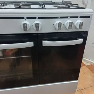 Cocina de gas 5 fuegos + horno