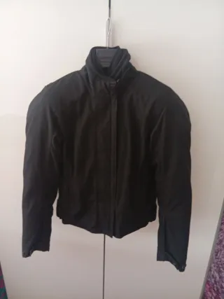 Dainesse. Chaqueta de mujer moto. Talla pequeña.