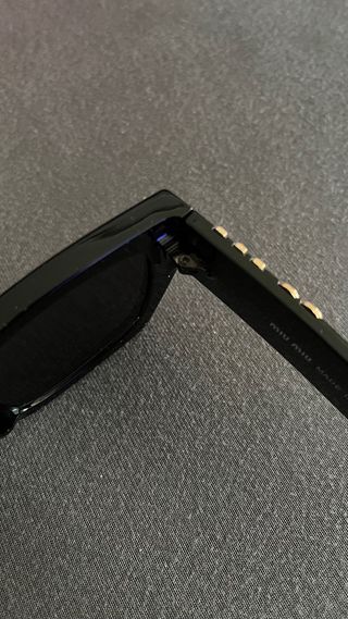 Gafas de sol Miu Miu negras nuevas