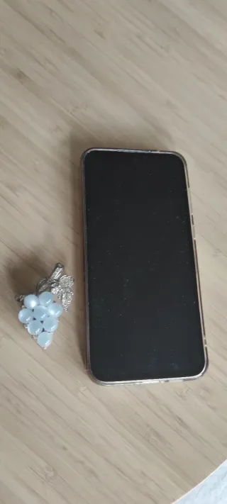 Spilla vintage a forma di grappolo d’uva  Elegante