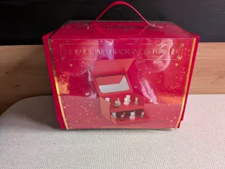 Caja con 12 colonias