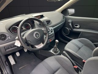 Renault Clio 2.0 16v Renault Sport 145 kW (200 CV)