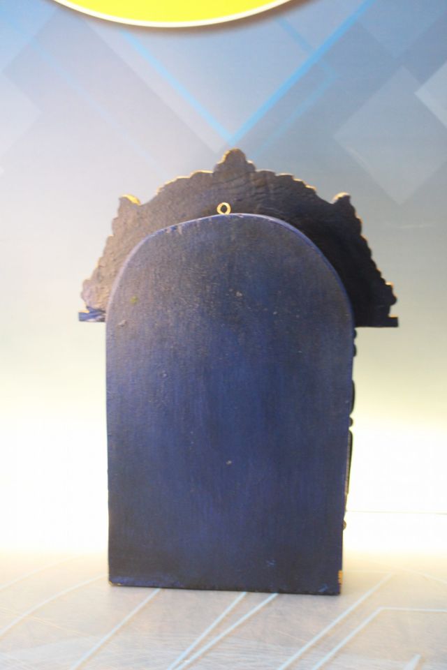 Virgen de Quito, del Panecillo o Alada en hornacina.