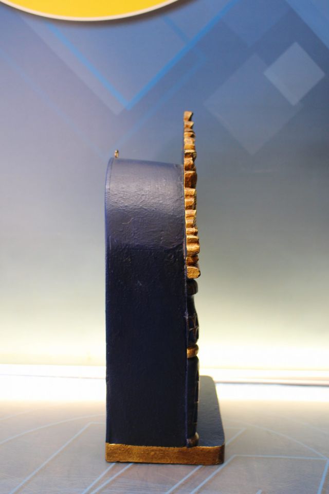 Virgen de Quito, del Panecillo o Alada en hornacina.