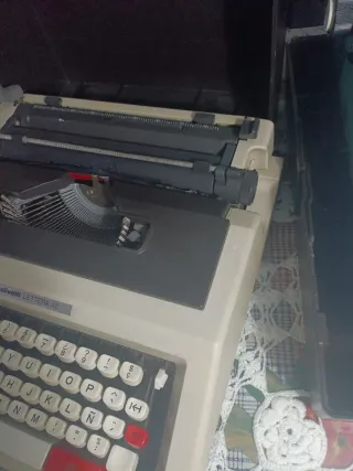 Lote 2 Olivetti Estudio 46-Lettera 42* a reparar