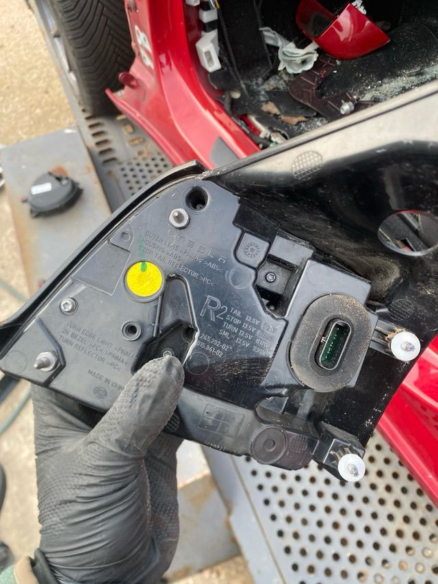 Faro trasero Tesla Model 3 2022 derecho