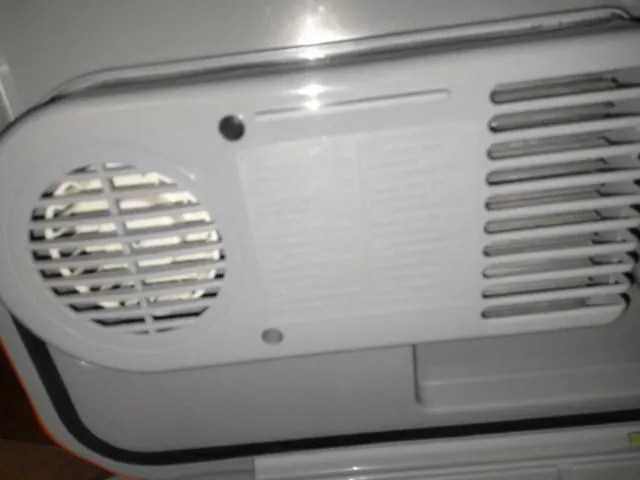 Nevera Portátil Burn Energy Drink refrigerada.