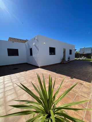 VILLA PRIVADA CON 3 DORMITORIOS A ESTRENAR