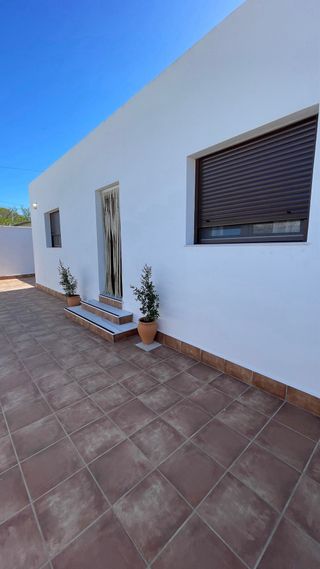 VILLA PRIVADA CON 3 DORMITORIOS A ESTRENAR