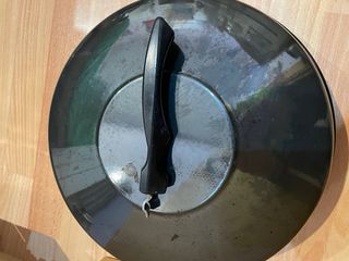 Barbacoa a gas nera e argentata