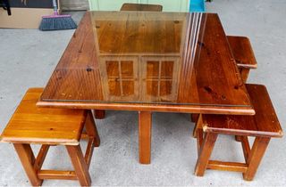 Mesita cuadra 4 bancos cristal 0,50 alto 0,75 lado