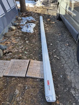 Toldo Fiamma 45S con cerramiento