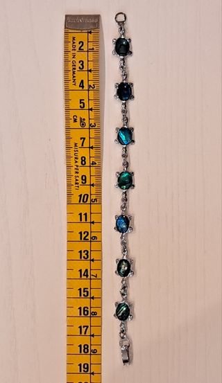 Pulsera tortugas con piedras verdes