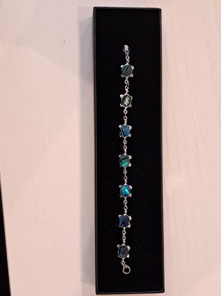 Pulsera tortugas con piedras verdes