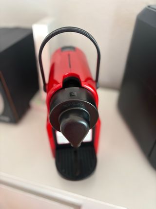 Cafetera Nespresso Krups Inissia Roja