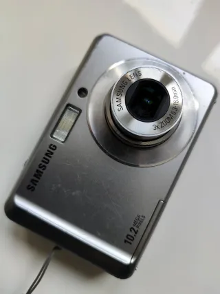 Cámara Digital Samsung 10.2 MP Plata