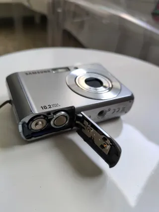 Cámara Digital Samsung 10.2 MP Plata