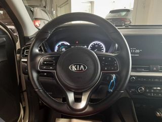 Kia Niro 1.6 GDi HEV 104kW (141CV) Drive