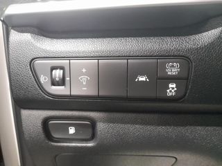 Kia Niro 1.6 GDi HEV 104kW (141CV) Drive