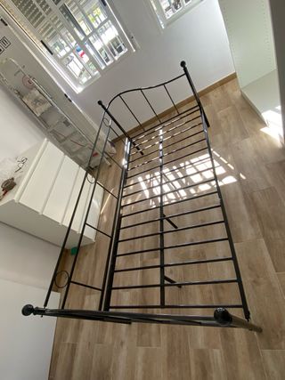 Cama de forja negra con colchon negociable