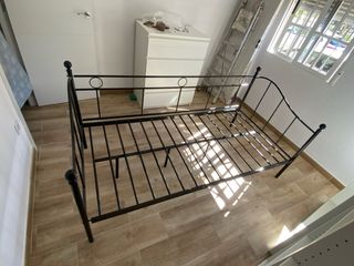 Cama de forja negra con colchon negociable