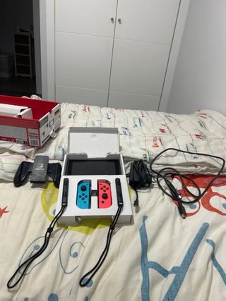 Consola Nintendo Switch Azul y Rojo