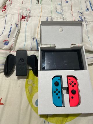 Consola Nintendo Switch Azul y Rojo