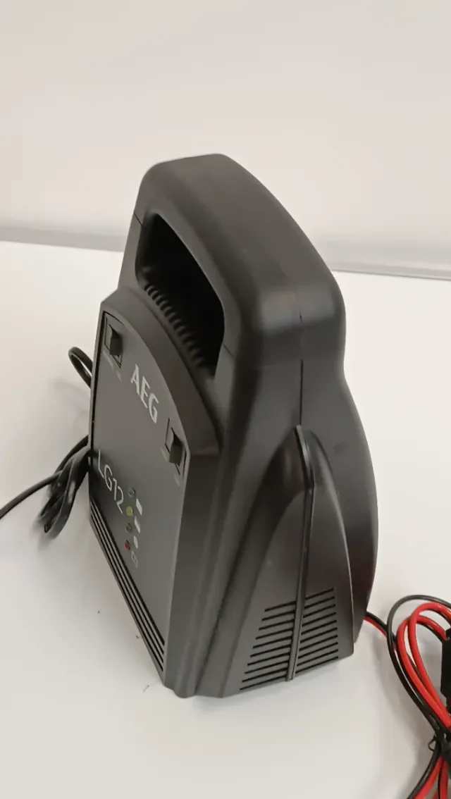 Cargador de Batería AEG LG12  W8Y3530