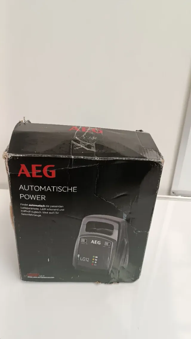 Cargador de Batería AEG LG12  W8Y3530
