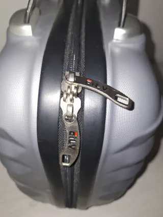 Maleta neceser plateado para viaje