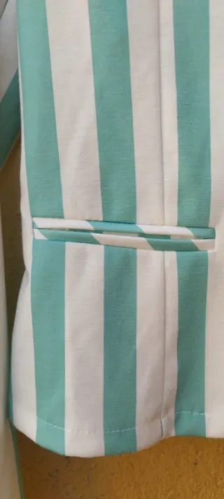 Blazer Rayas Menta y Blanco