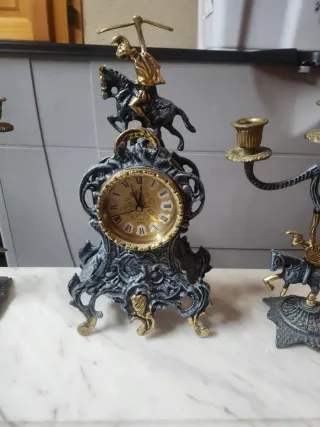 Entradita de forja y mármol