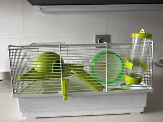 Jaula para hámster con accesorios
