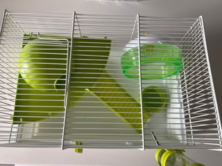 Jaula para hámster con accesorios