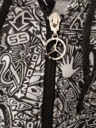 Chaqueta Jordan con capucha