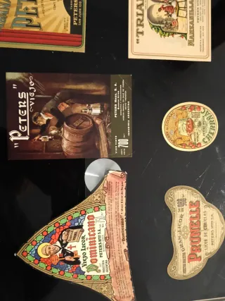 Etiquetas bodega vino vintage decoración cuadros