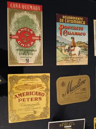 Etiquetas bodega vino vintage decoración cuadros