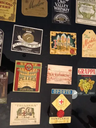 Etiquetas bodega vino vintage decoración cuadros