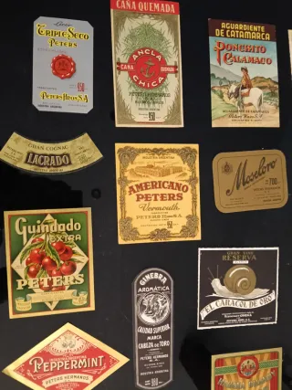 Etiquetas bodega vino vintage decoración cuadros