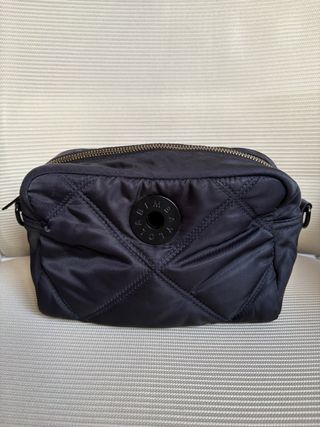 Bolso Bimba y Lola nylon negro con correa ajustabl