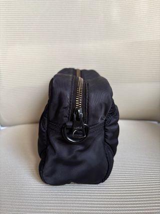 Bolso Bimba y Lola nylon negro con correa ajustabl